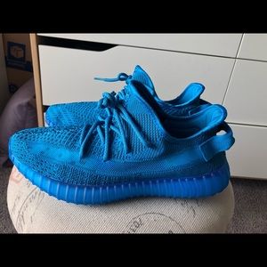 Adidas Men's Yeezy Boost 350 V2 - size 8.5 blue